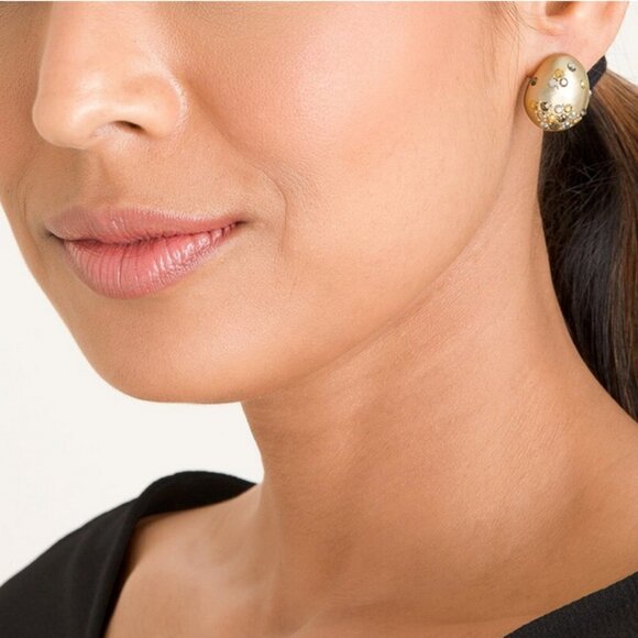 Chico's Neutral Glisten Gold Clip-On Earrings NWT Contemporary Day Evening - Picture 2 of 7